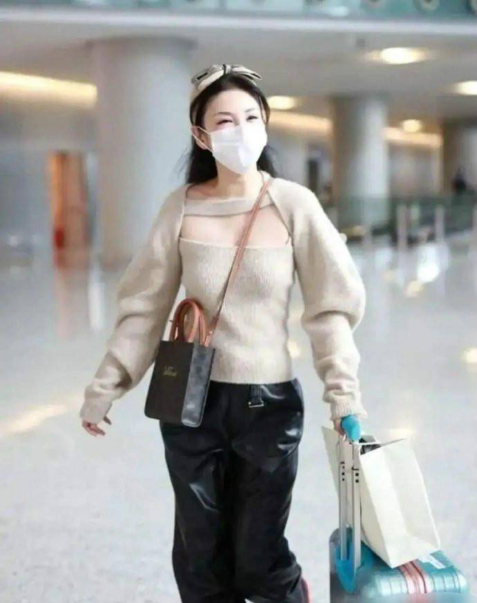 抹胸衣服怎么搭外套_抹胸美女