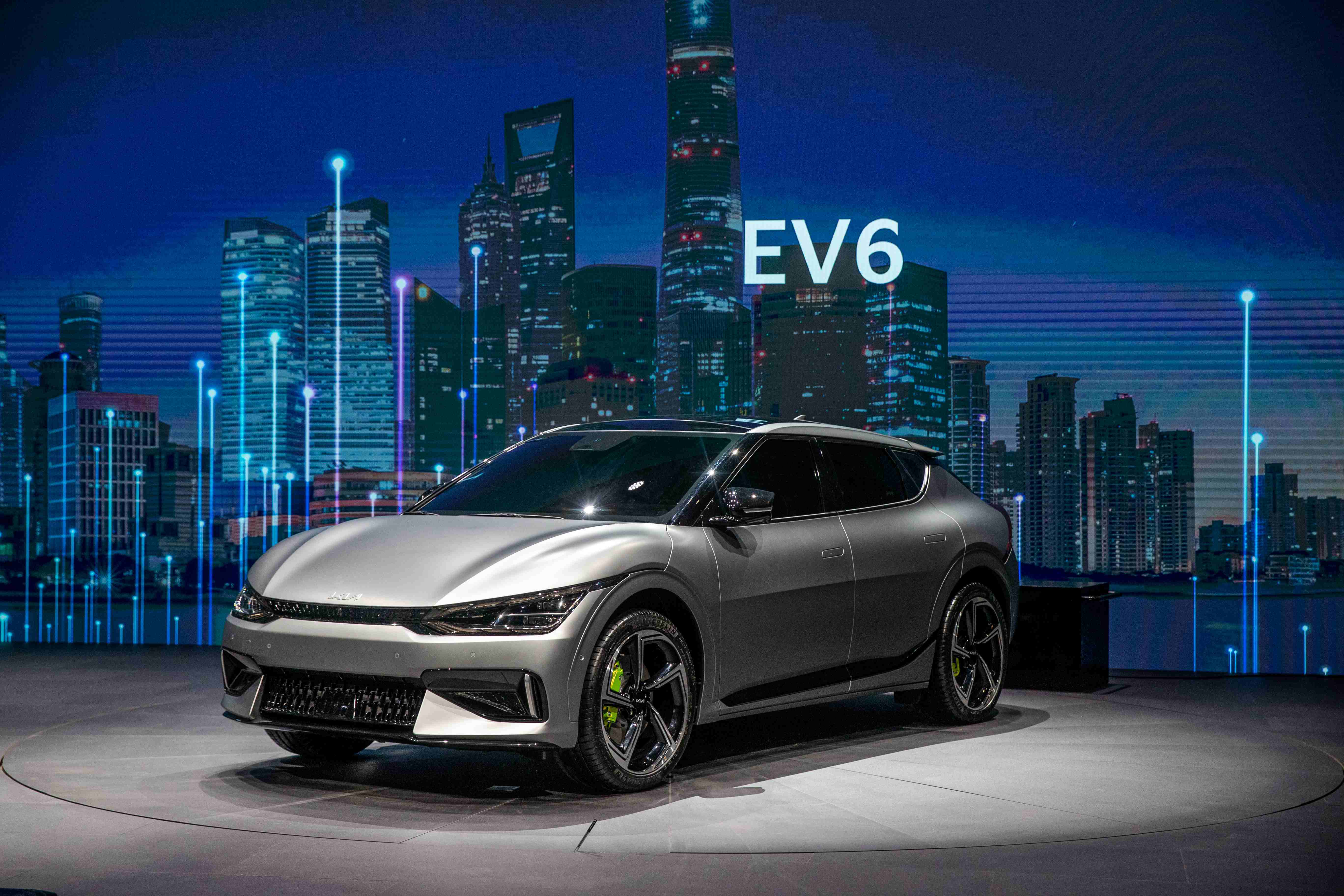 上海车展|起亚纯电ev6定位跨界suv,充电5分钟续航100公里