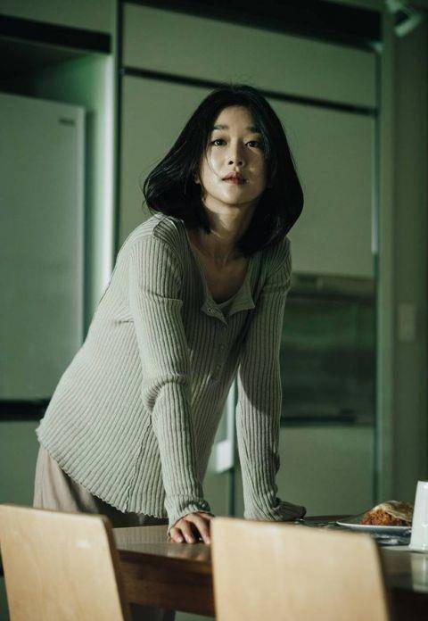 徐睿知负面话题不断但不影响作品!《回忆》成韩国票房冠军!