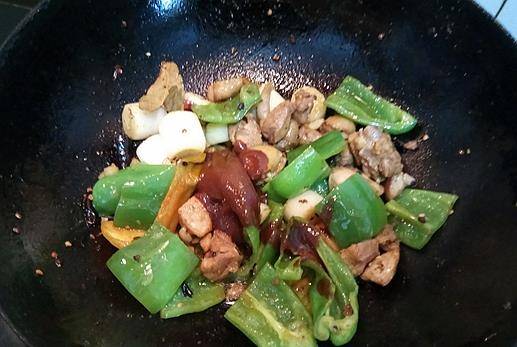 怎么把肉炒出香味 170829ccb873456db286582ec580168d.jpeg