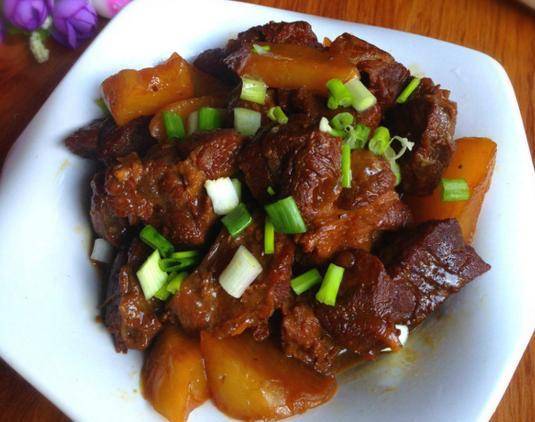 怎样做红烧羊肉好吃窍门 bac21d4369354a8ab72a8adbd2ada624.jpeg