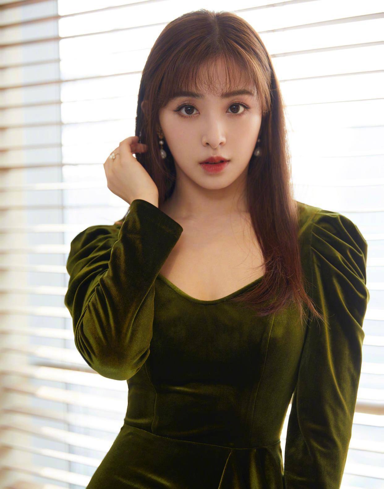 绿配棕是什么色 169a8bc8ada344bd899ae79454942562.jpeg