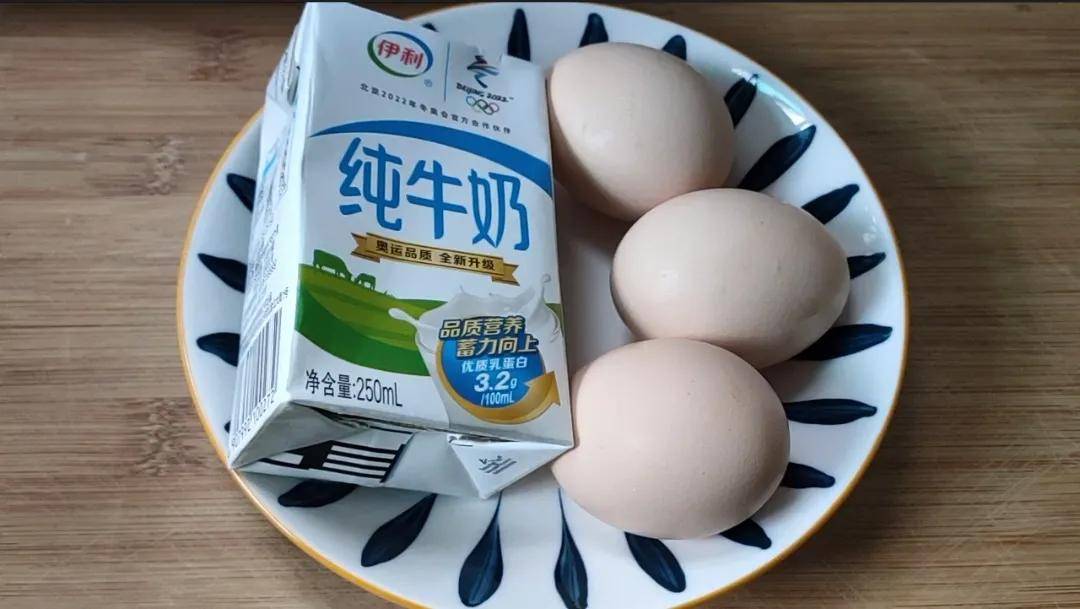 原创一盒牛奶4个鸡蛋教你在家里做布丁细腻爽滑营养简单真好吃