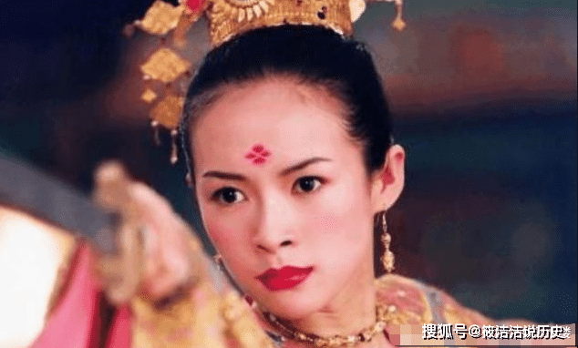 原创章子怡15年前未修旧照曝光，脸颊凹陷显老态，肋骨露出皮包骨头