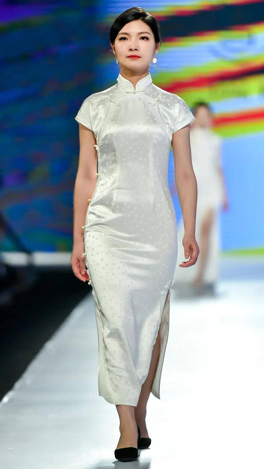 2021广东时装周春季秀场直击慧霞旗袍2021岭南旗袍发布会