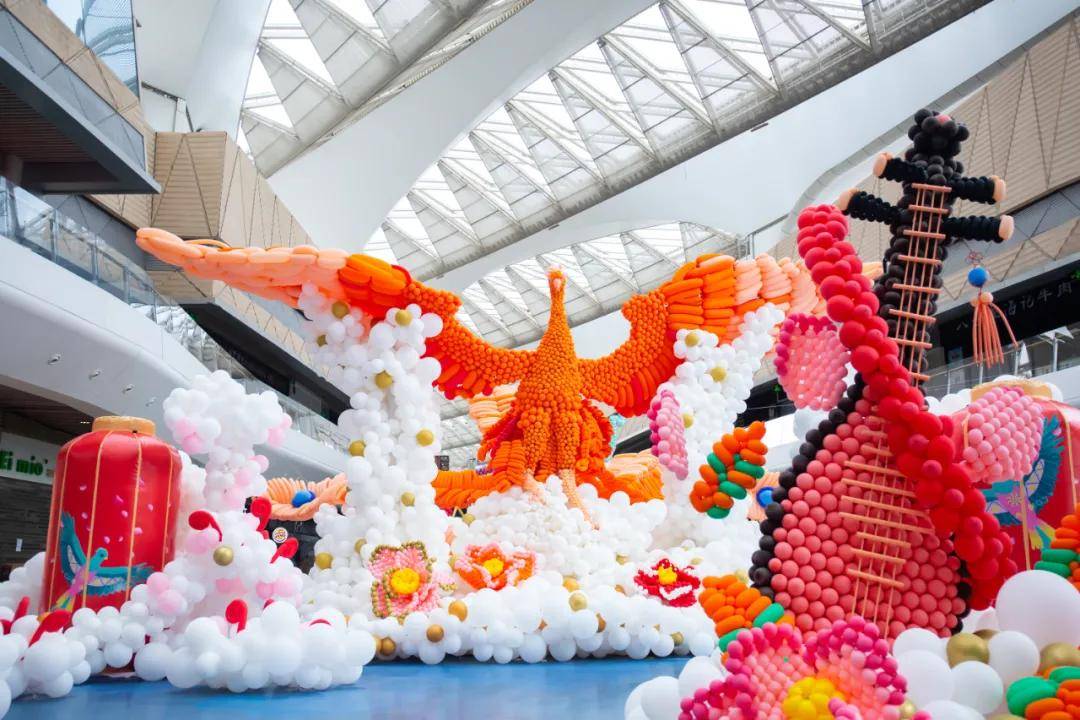 五一出游不用愁10万颗气球打造的艺术展了解一下