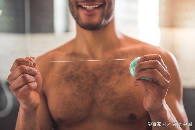 男生什么时候会有喉结 152825820f4e4a49b4b18529b952f0bd.jpeg