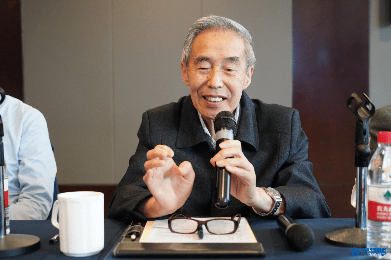 电压敏专业学部八届四次委员会会议圆满落幕