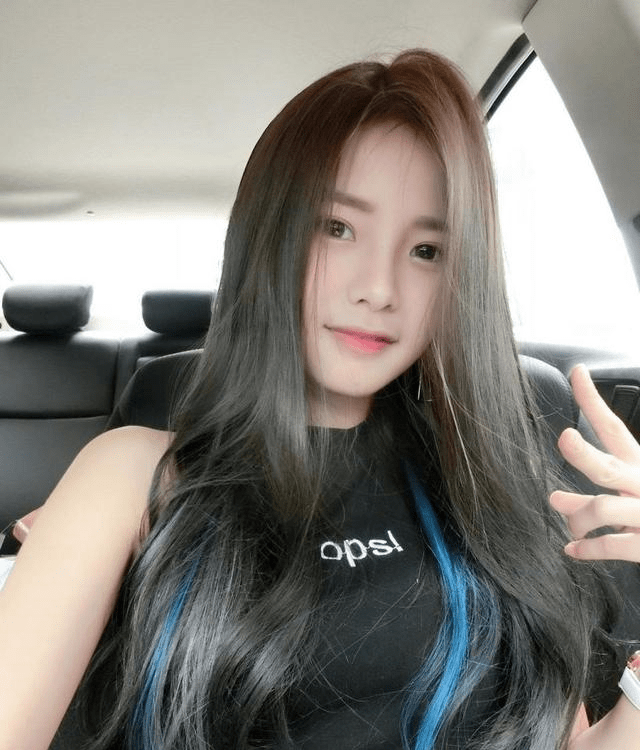 高人气马来西亚网络红人【lizz chloe彤彤】