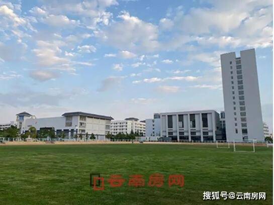 曲靖的学校最多人口_曲靖一中麒麟学校图片(2)