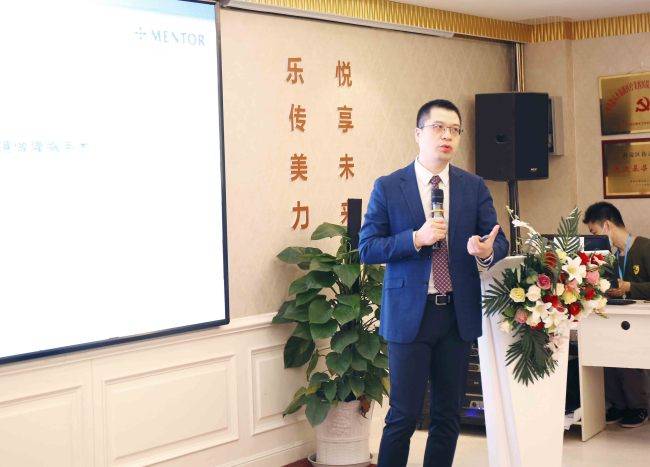 本次论坛会上中国医学科学院整形外科医院乳房整形中心主任穆大力教授