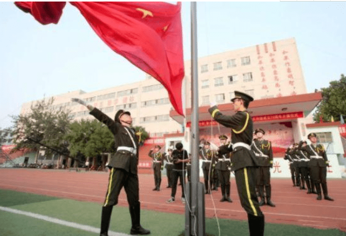 原创衡水中学高二男生帅上热搜百万网友点赞评论颜值堪比小说男主