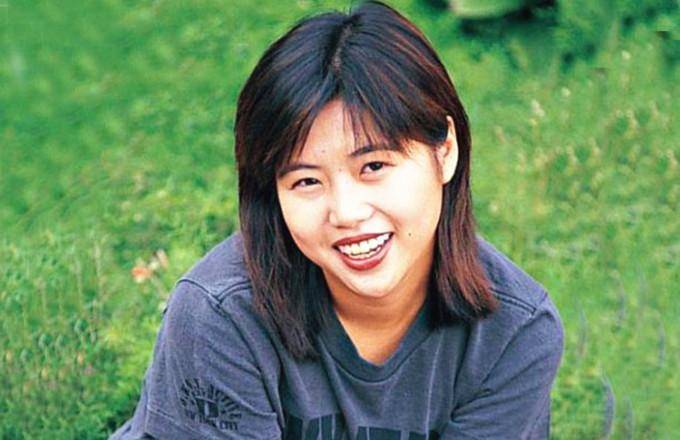 54岁梅小惠晒与相识30年男友人合影,男方曾承诺:50岁未嫁就娶她_阮