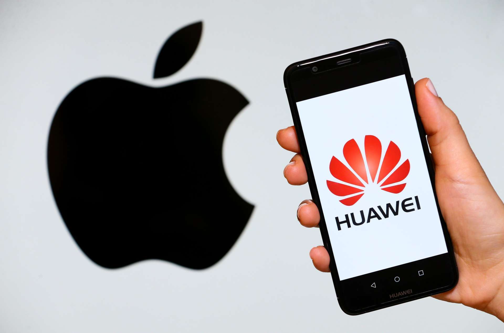 华为"让"出50%国内市场份额,苹果"吃饱",q2净利润同比暴涨110.1%_手机