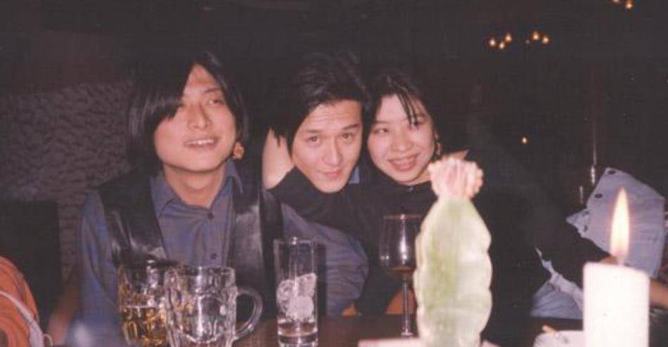 伍宇娟向他下跪,朴树夺他挚爱,43岁跳下14楼,成为周迅一生的痛_贾宏声