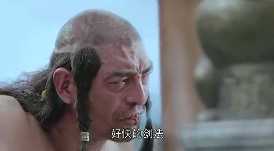 黑衣人:黑衣人的身份被揭开,原来他就是当年的"小五义"王晦闻,在武当