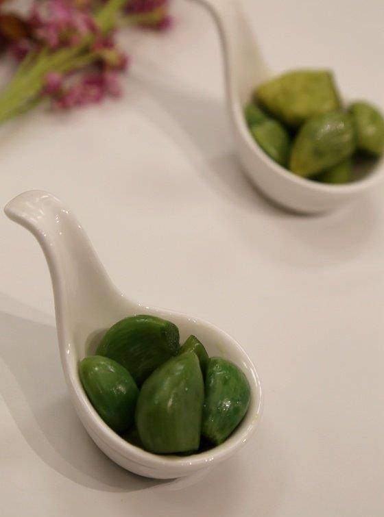 怎么做腊八蒜绿得快 2671a5e6f57743db93bec3b1758fe7ea.jpeg