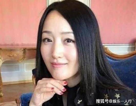 杨钰莹现实的家 很小女生范 连壁纸都是粉红色的 设计