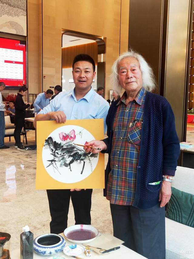 天水书画家走进奥特莱斯绿城明月江南开展书画交流联谊活动