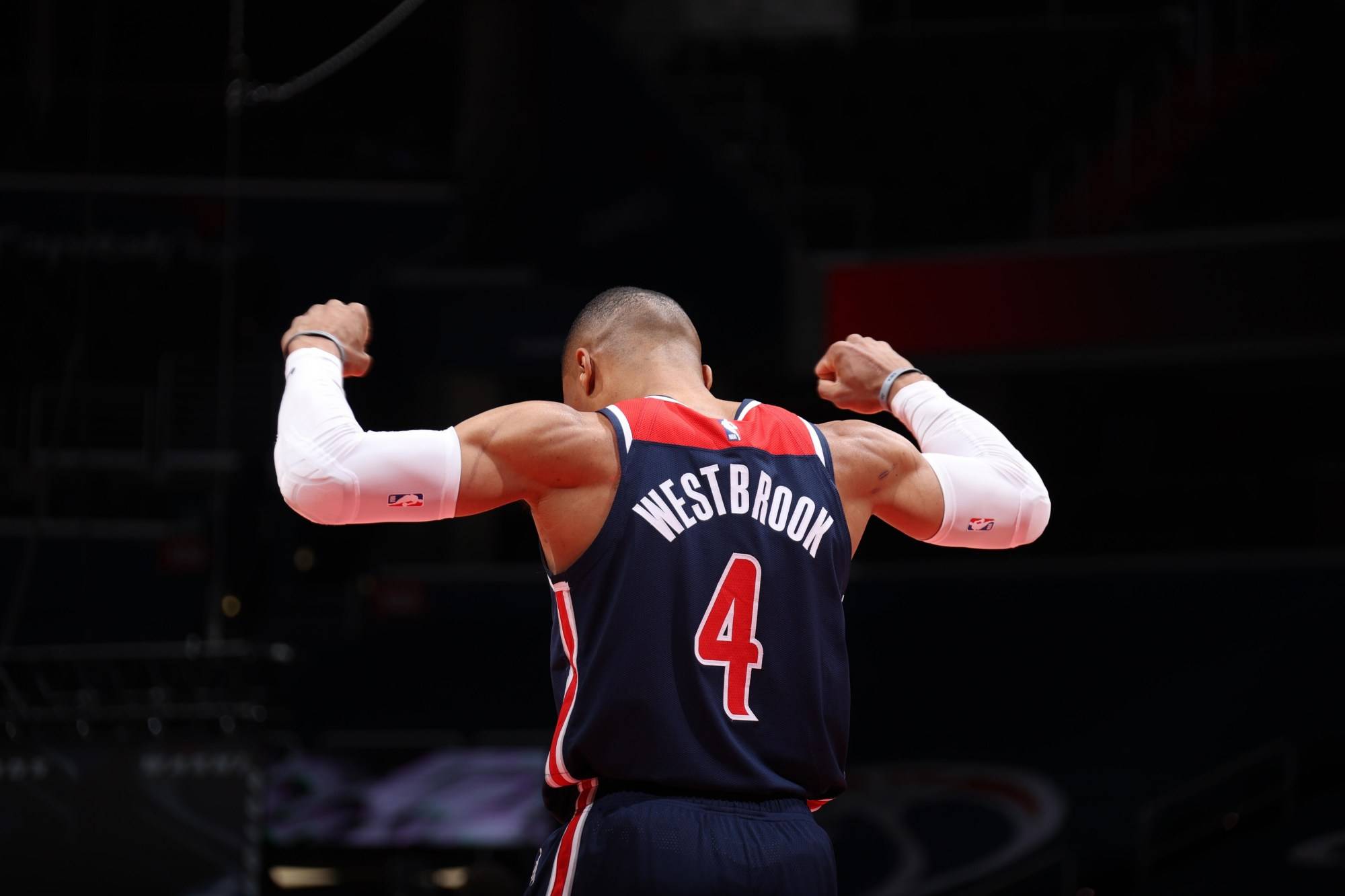 原创67 33 32,3巨头打疯了,奇才力擒步行者!威少14 21 24,创4神迹