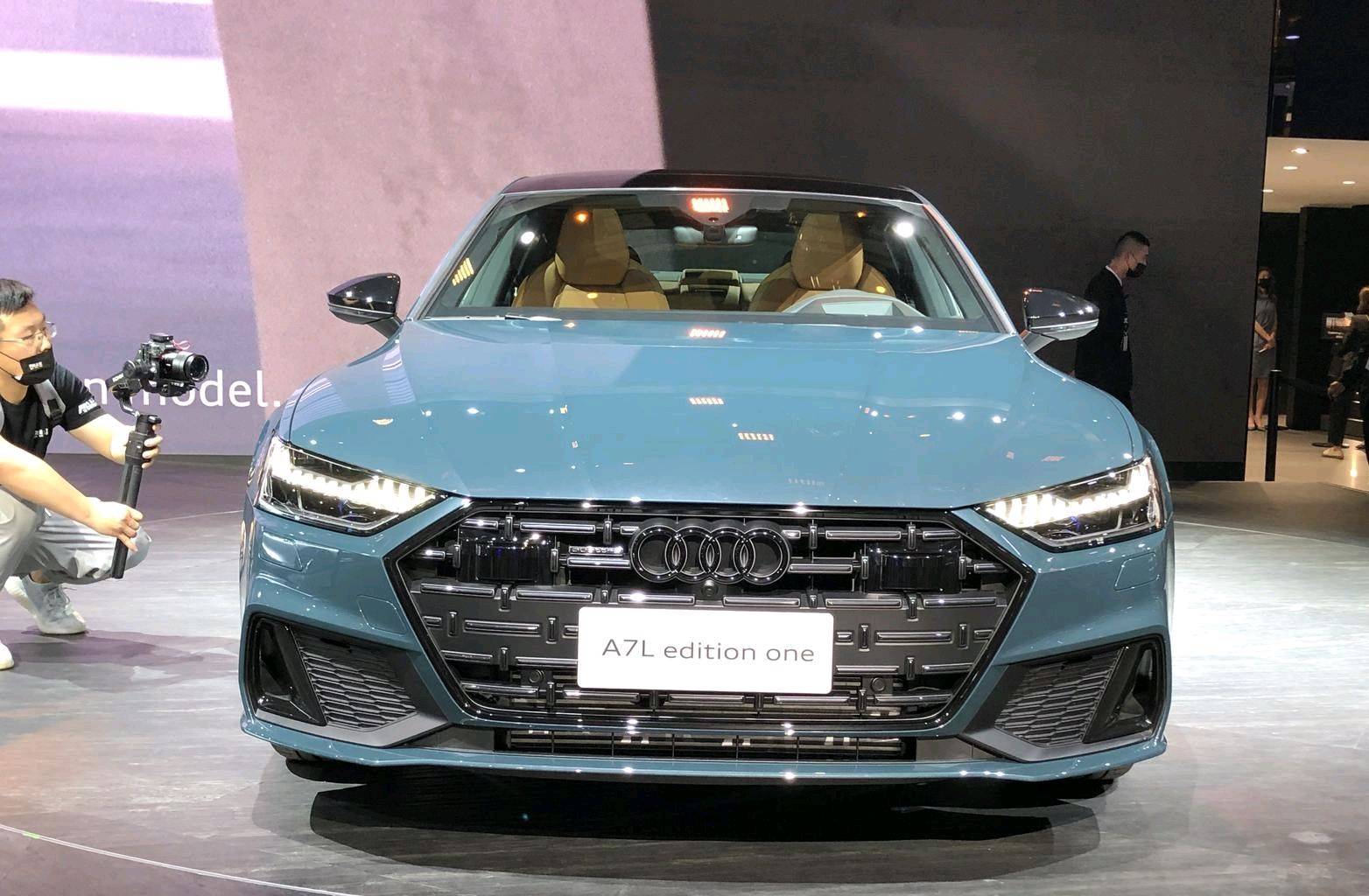 国产版奥迪a7实拍30t混动无边框电吸门长轴距空间真霸气