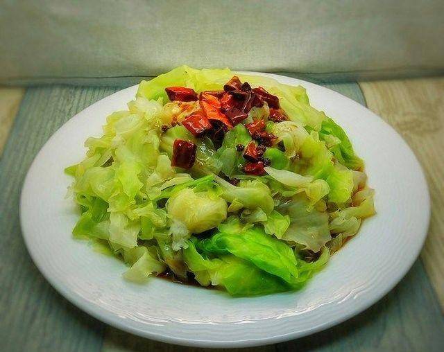 手撕包菜家常做法不辣 a7f9f5a7d9244f6f9683c762e054f5a9.jpeg