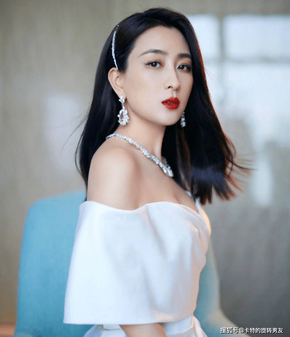 怎么才能当大美女 46332e44134a486f8ce9cf5f31d88243.png