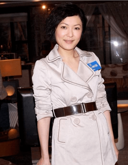 杜汶泽老婆数落tvb庸俗,讽刺亚视没人看,夫妻二人都忘恩负义