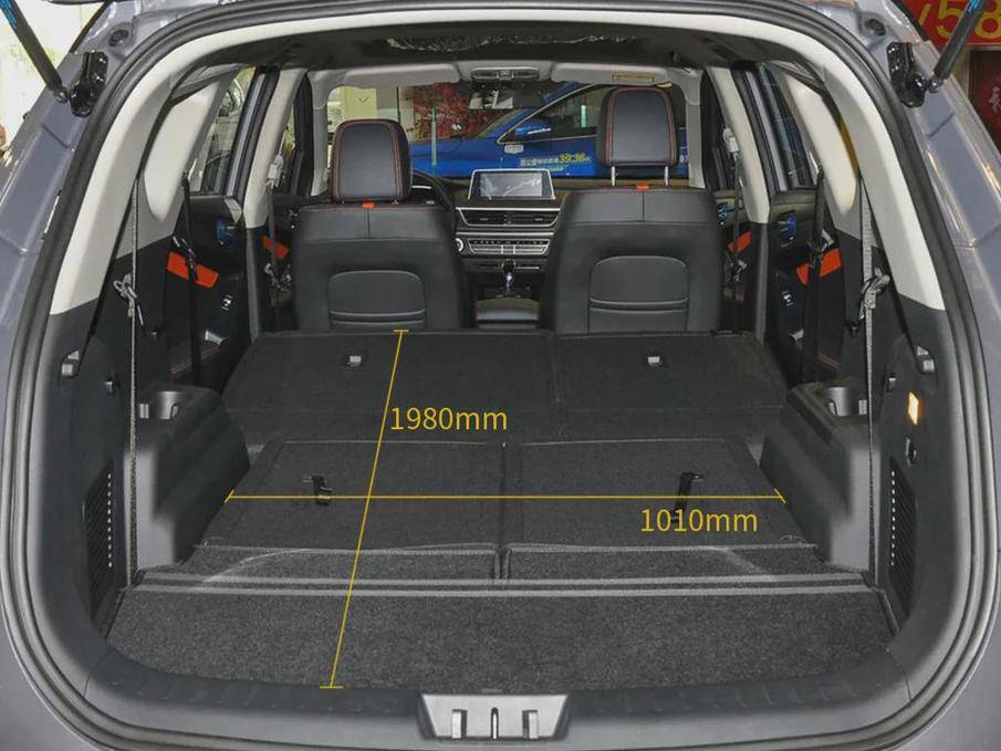 最低不到8万元!后排座椅放倒能当床的自主车企suv