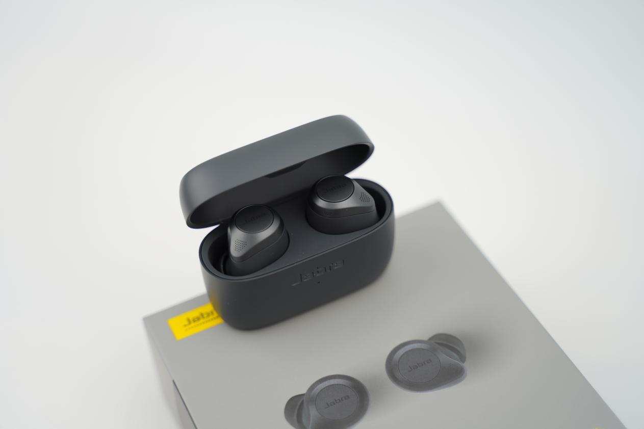 小时|双芯数字降噪+31小时续航，Jabra Elite 85t上手评测