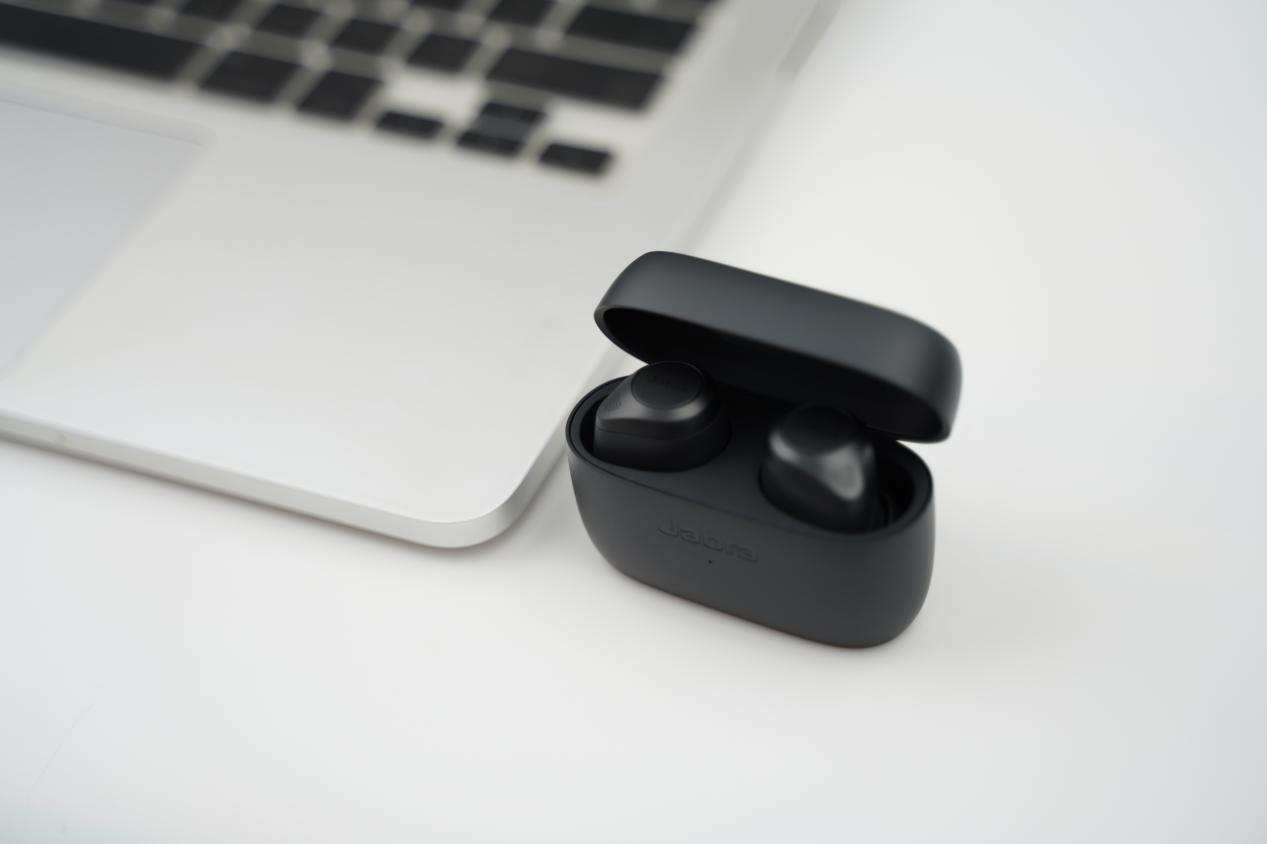 小时|双芯数字降噪+31小时续航，Jabra Elite 85t上手评测