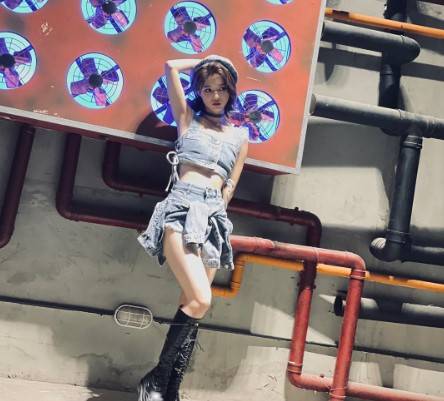 up主党妹实惨发美图身材被调侃飞机场还被diss删评论