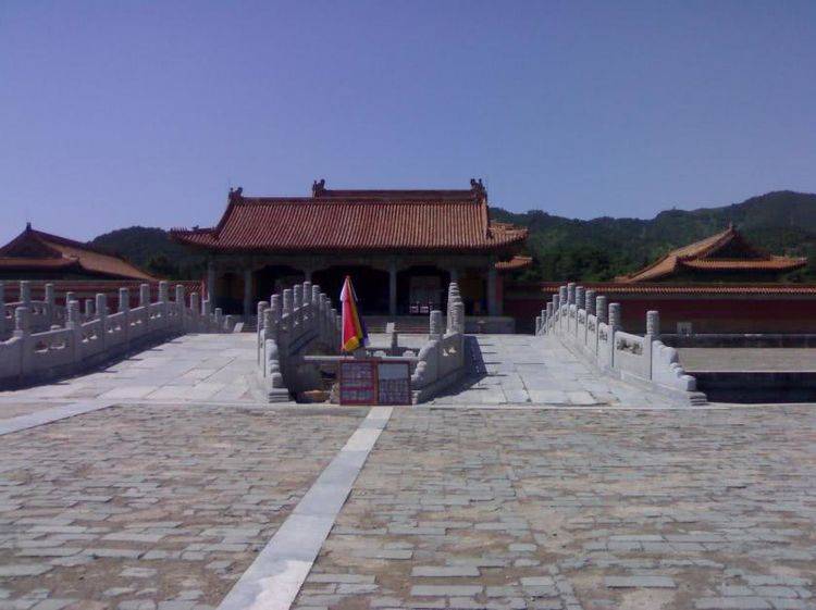 清朝皇帝陵墓 2258da856f0846b6b64e65c126f4bdb1.jpeg