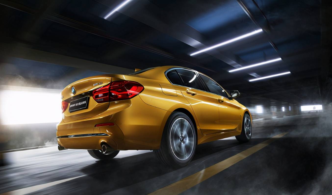 式车身的汽车具有行驶平稳,噪声小,重量轻等优点,所以通常应用于轿车