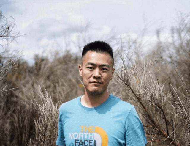 但是这就是刘鸣炜最惯用的秀恩爱方式,包括与前任主播女友赵慧奈也是