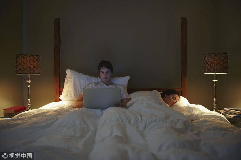 睡前多久不要玩手机能有效睡眠 30a919c11b224f04a502f95be10ae704.jpeg