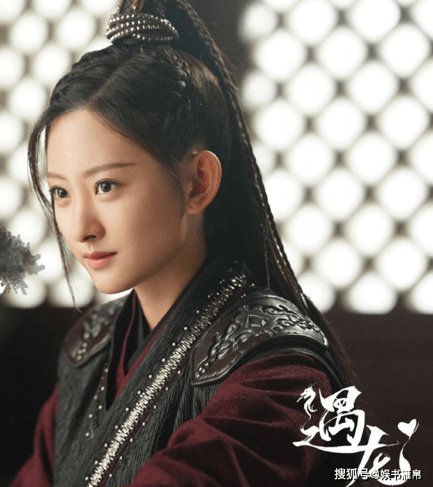 剧中,祝绪丹饰演的流萤是夏侯雪身边的小丫环,无意