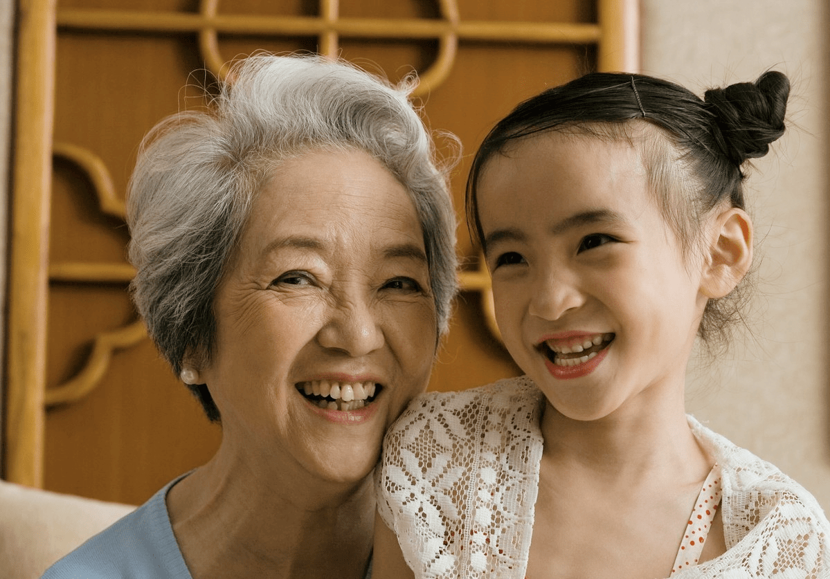 开心老太太 df8a65f46f7248cb89813fc603ea518d.png