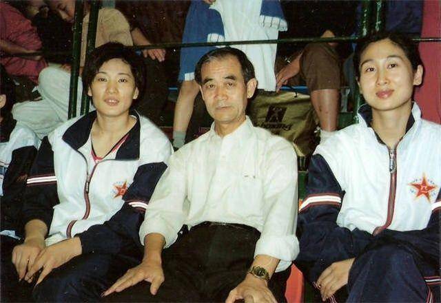 她曾创3个历史,45岁吃官司,9年恋爱不开花,至今50无人嫁_李昕