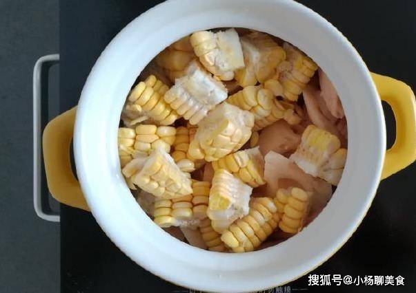 猪脚炖什么汤好吃又营养给小孩吃 19be077e2e8642e2afa3470049c4b208.jpeg