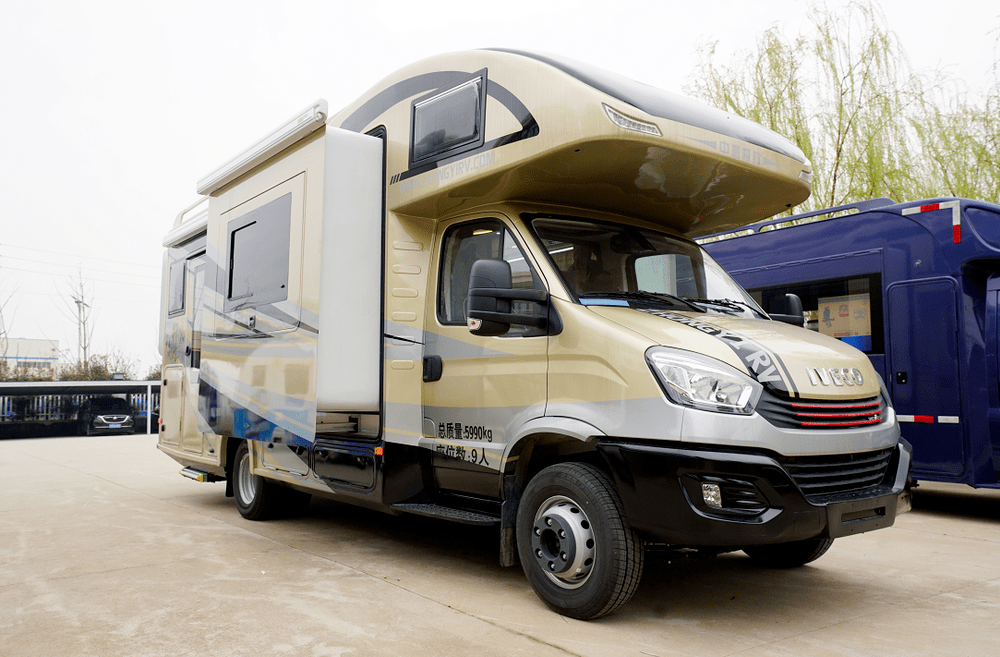 房车精选三拓展大空间伸缩卫浴间观景天台中意房车真豪华