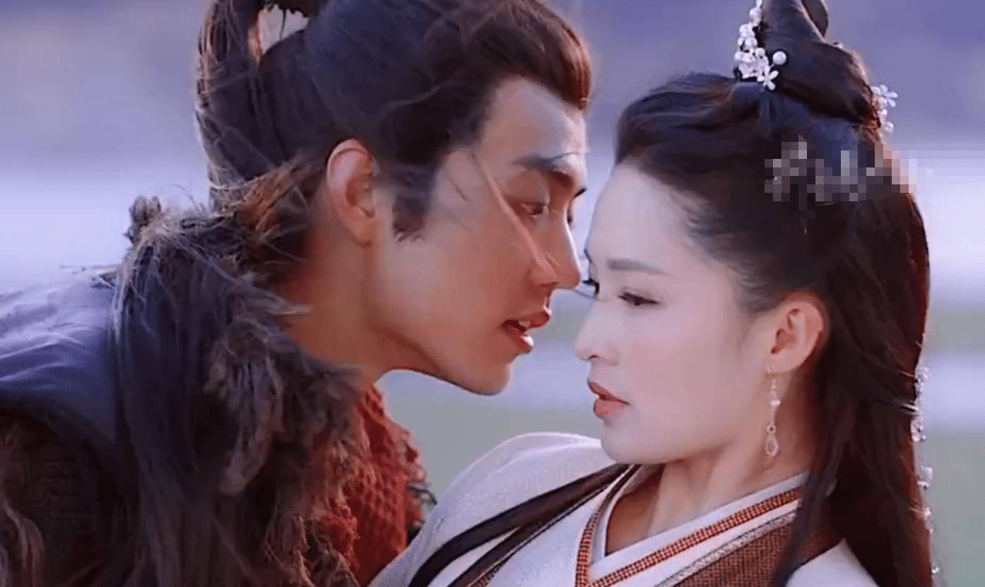 这部剧是由王大陆和李沁主演的一部古装剧,王大陆的外形非常适合