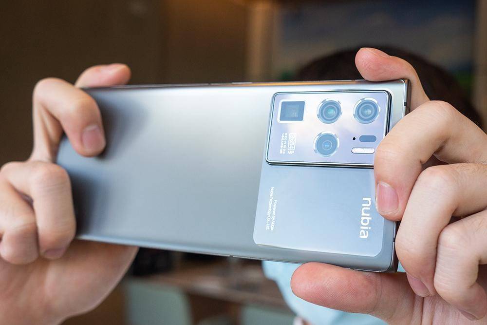 此次,努比亚z30 pro带来了2亿像素旗舰影像组合,后置摄像模组分别由