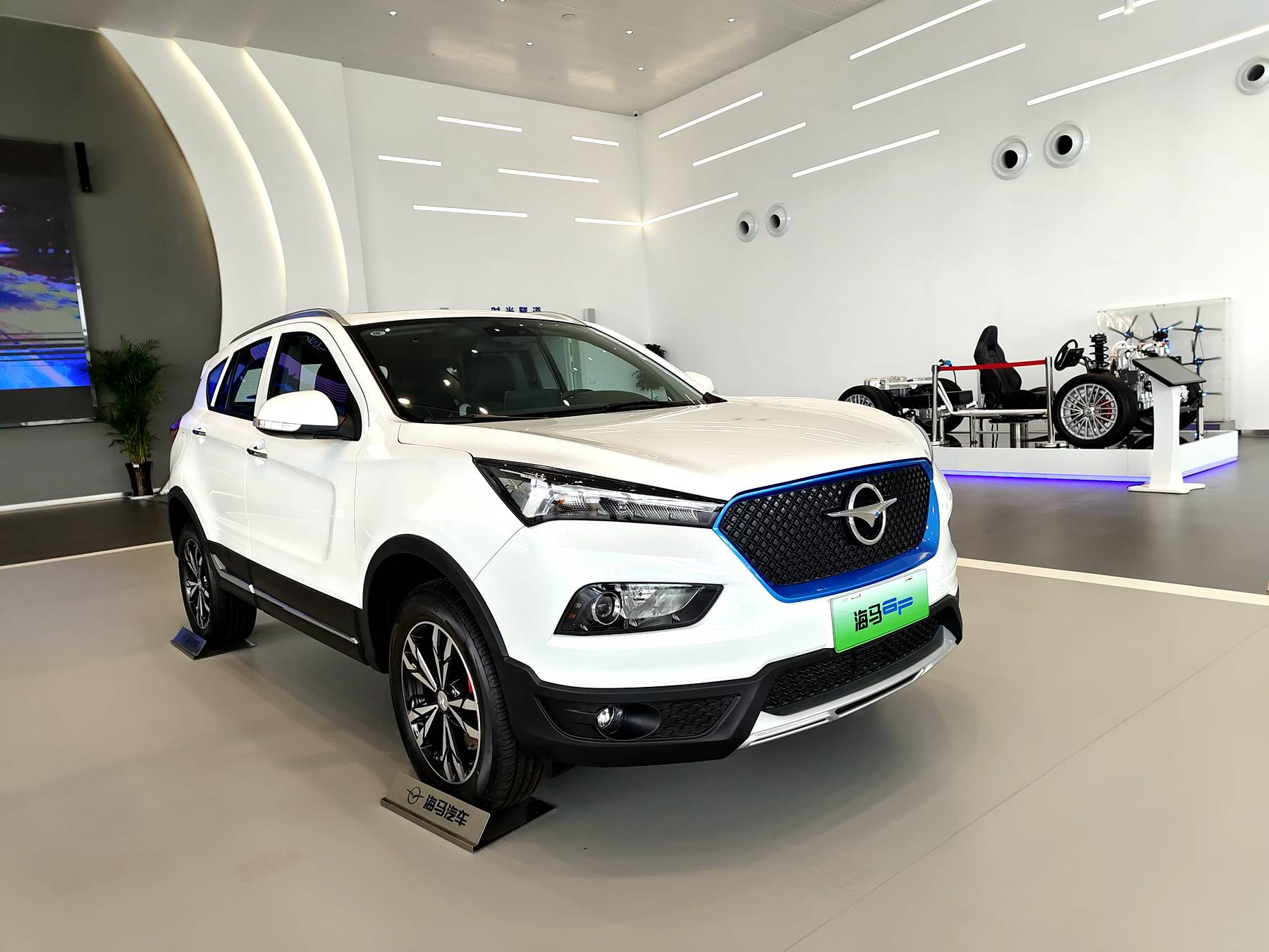 纯电动续航80公里海马6p实拍百公里加速仅需7秒