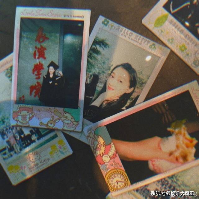 关晓彤回北电拍毕业照穿学士服青春甜美长腿瞩目与鹿晗结婚提上日程