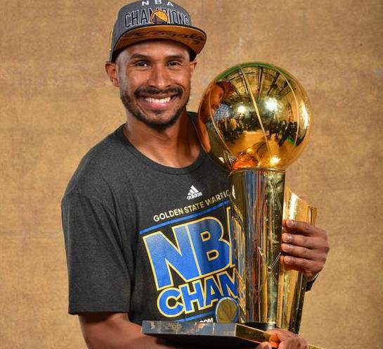 勇士队38岁名宿重回赛场,做助教仅1年,身份迎转换_巴博萨