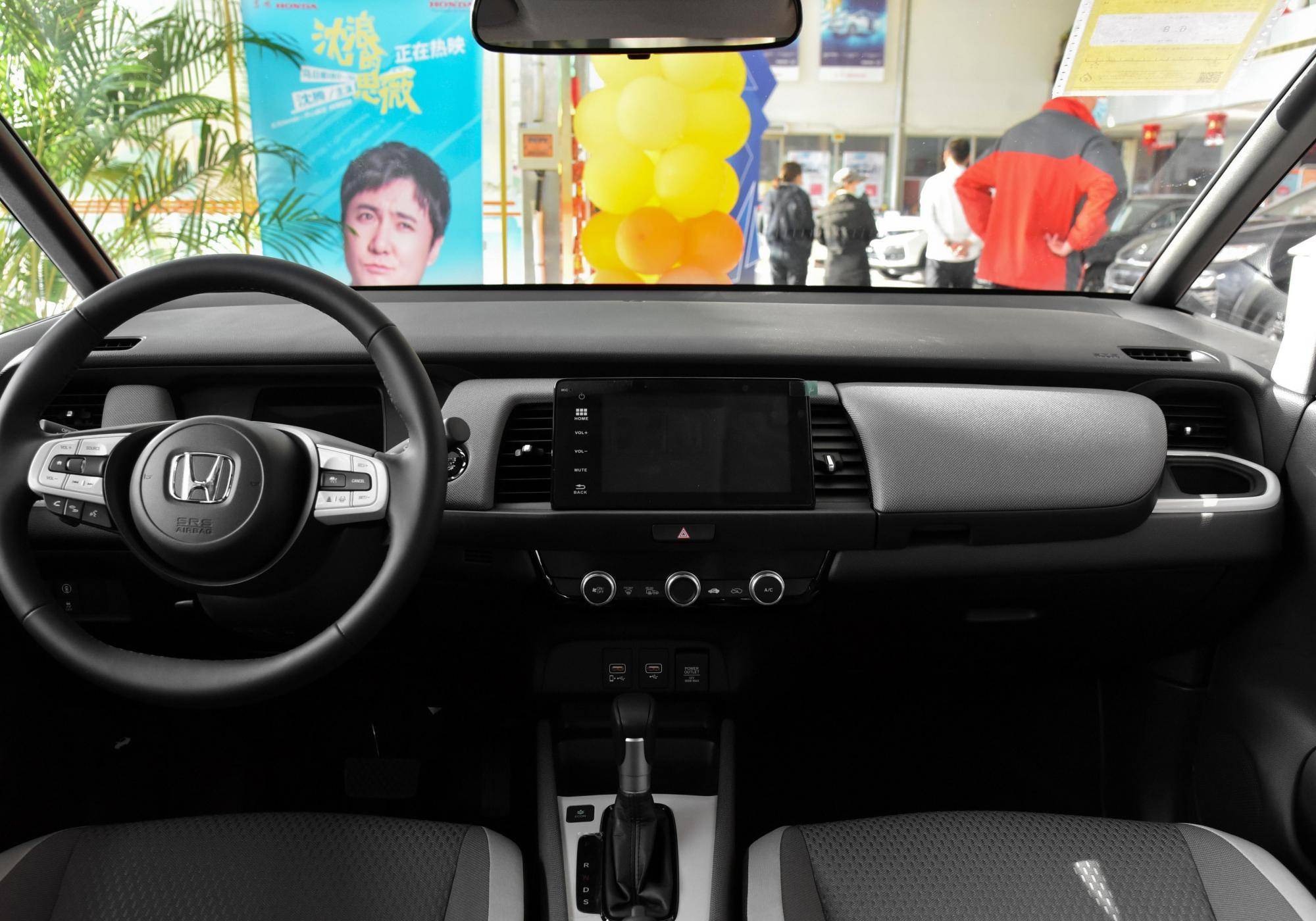 空间颇大的日系小车省油耐用买的人不少实拍本田life