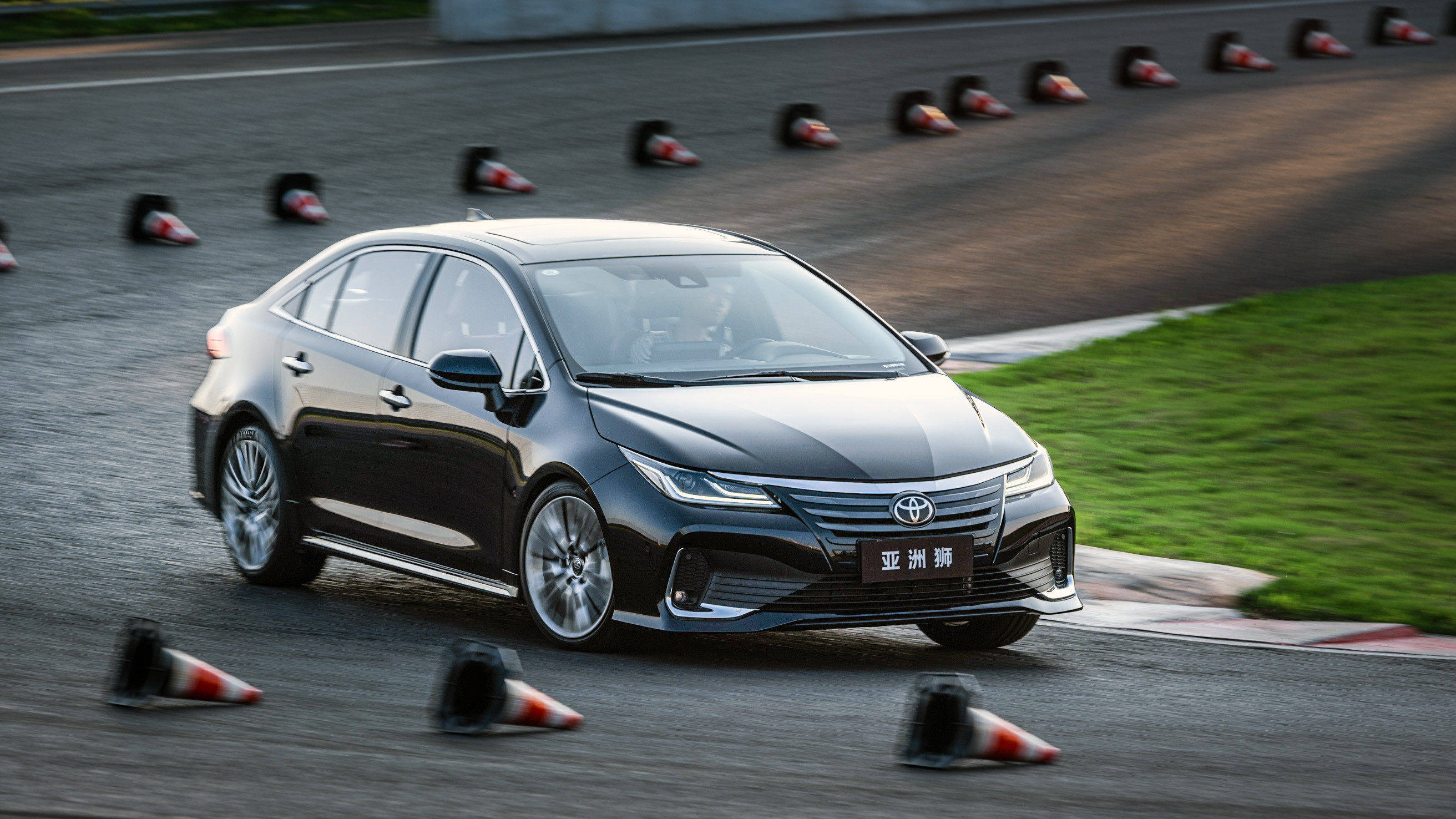 14万起的丰田亚洲狮,比卡罗拉好在哪?