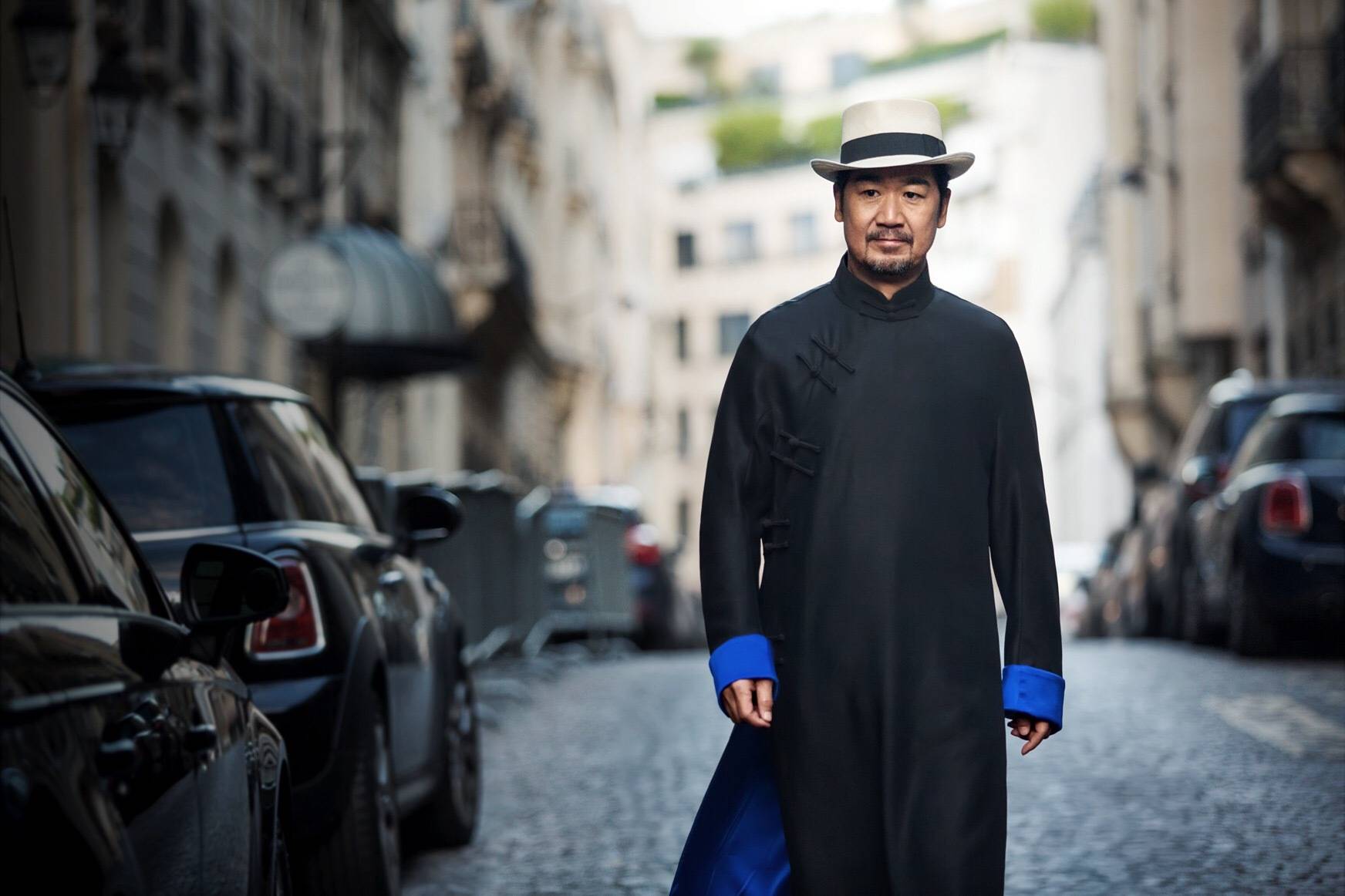 原创辛巴封路后张国立拍电影封路被群嘲官媒痛批到底谁该为之负责