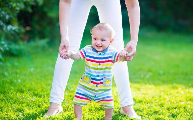 婴儿几个月可以练习走路 25ab5d08d0cd4ca69083d1cabf2134ec.jpeg